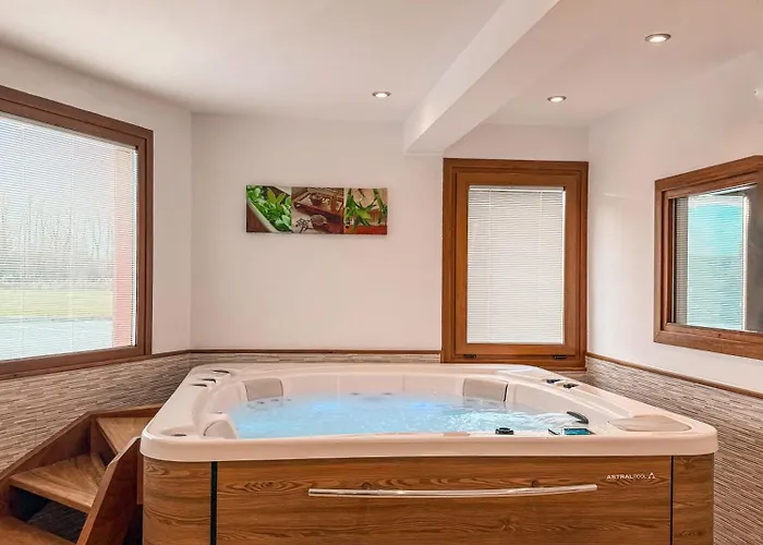 Park Hotell 3*